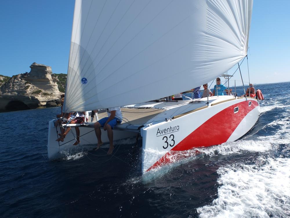 catamarano waza ari